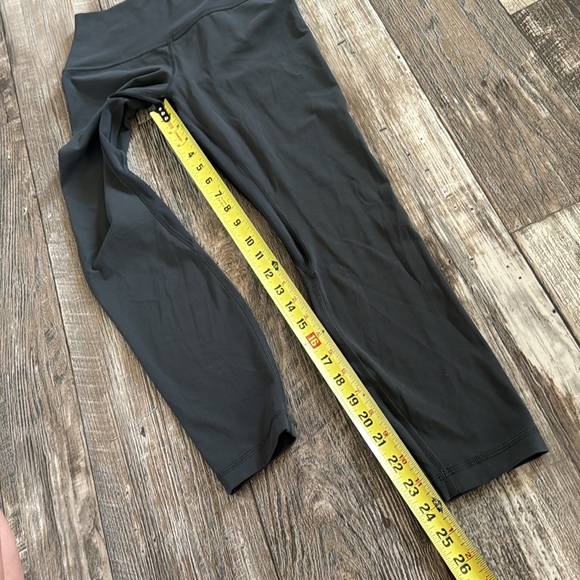 LULULEMON GREY LEGGINGS, SIZE 6 - Picture 8 of 10